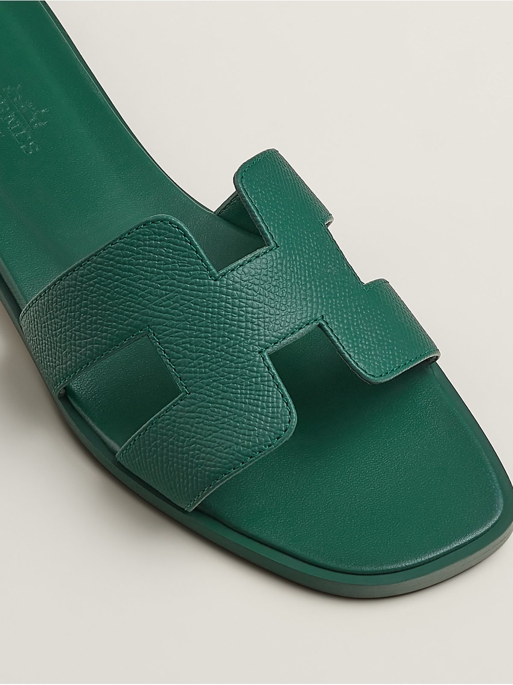 Hermes Women’s Bright Oran Green Slide Sandals - Picture 4 of 5